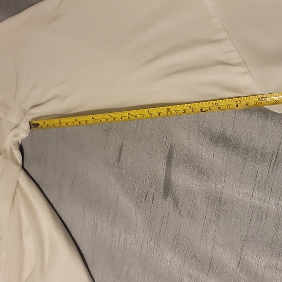 White top with bell sleeves - Picture 8 of 10